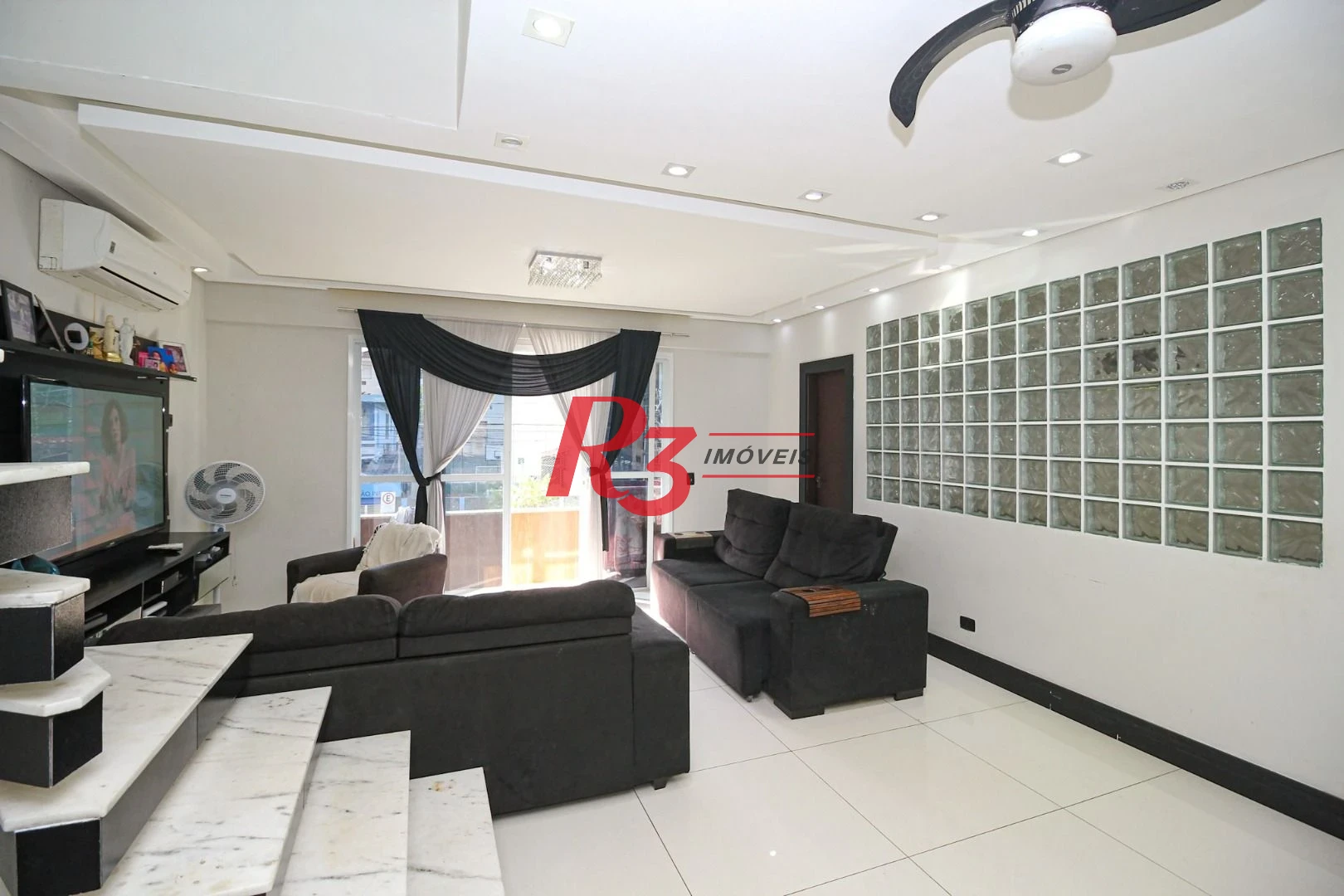 Casa com 5 dormitórios à venda, 367 m² por R$ 1.810.000,00 - Marapé - Santos/SP