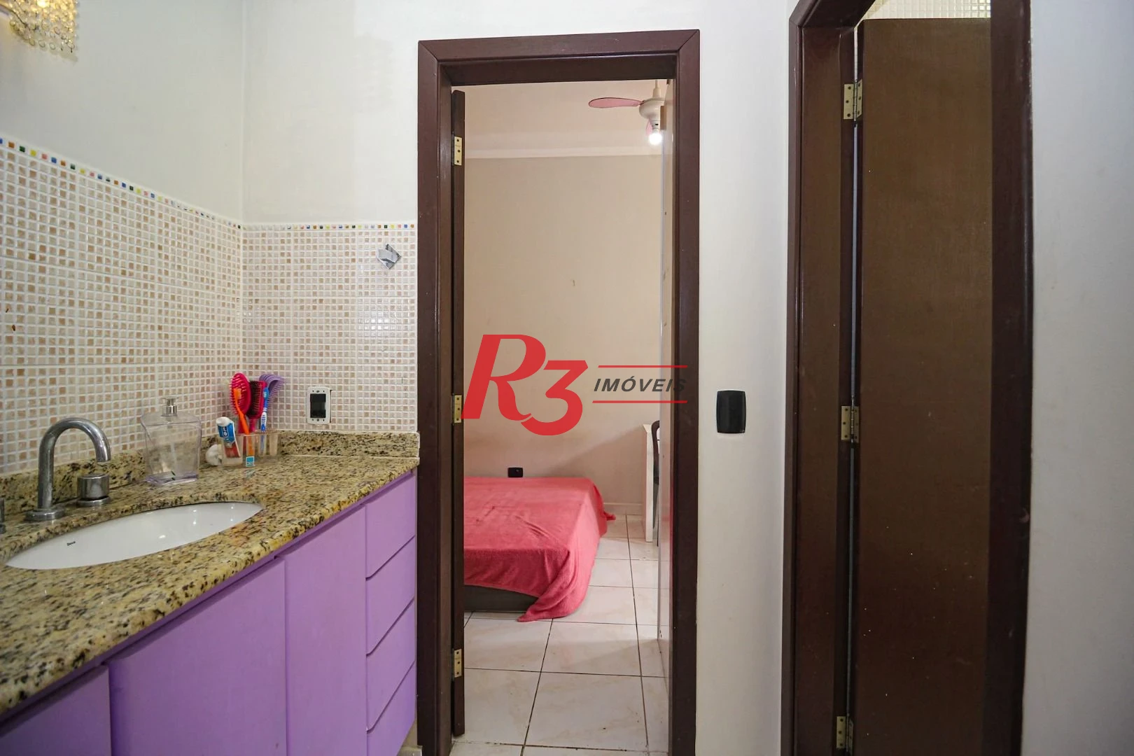 Casa com 5 dormitórios à venda, 367 m² por R$ 1.810.000,00 - Marapé - Santos/SP