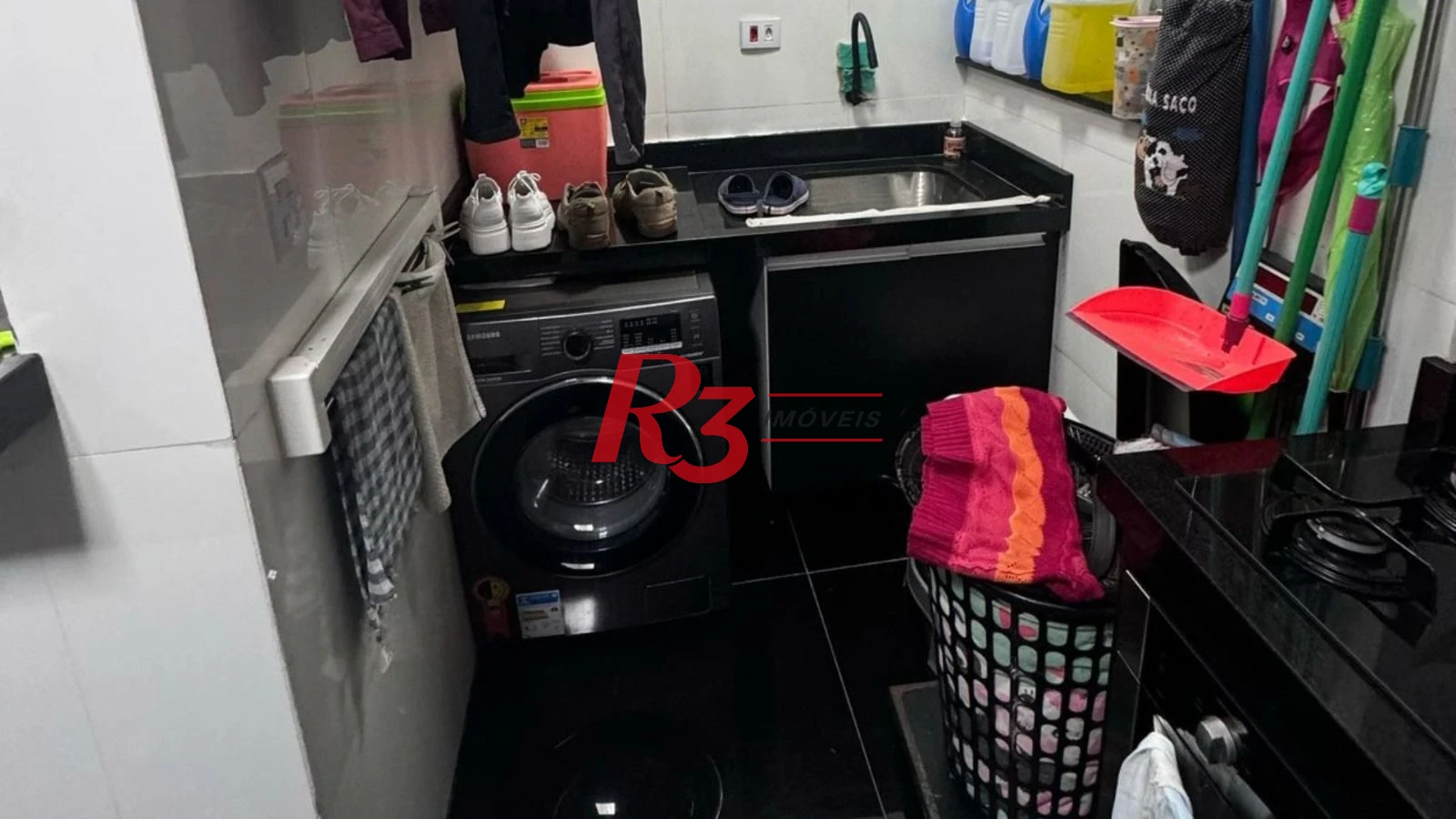 Apartamento com 2 dormitórios à venda, 70 m² por R$ 300.000,00 - Saboó - Santos/SP