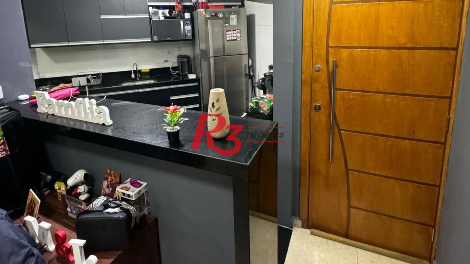 Apartamento com 2 dormitórios à venda, 70 m² por R$ 300.000,00 - Saboó - Santos/SP
