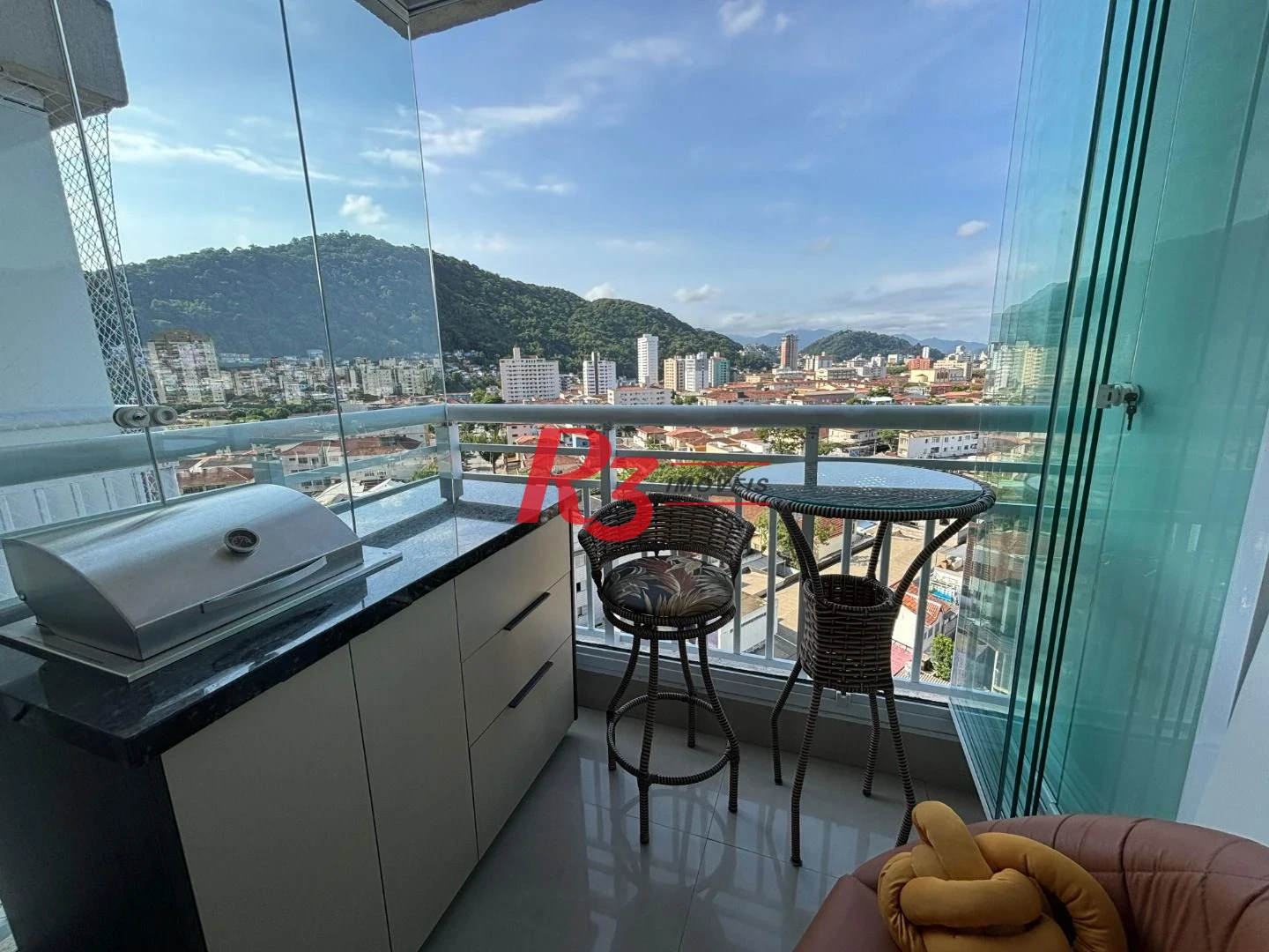 Apartamento com 2 dormitórios à venda, 64 m² por R$ 650.000,00 - Marapé - Santos/SP