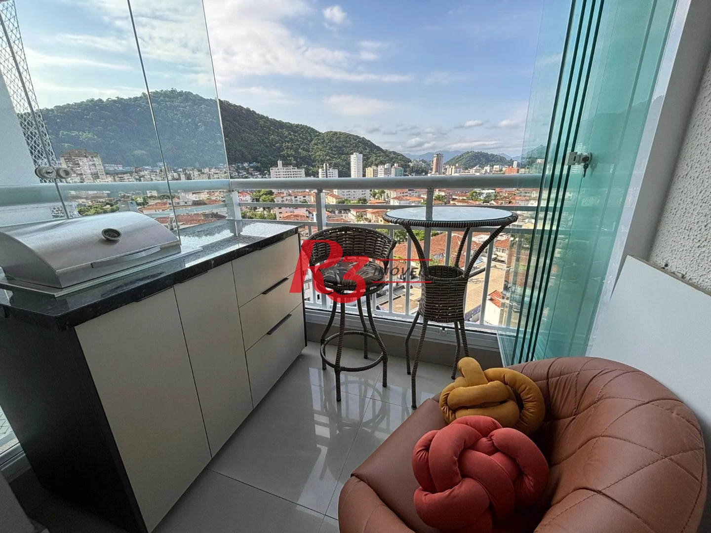 Apartamento com 2 dormitórios à venda, 64 m² por R$ 650.000,00 - Marapé - Santos/SP