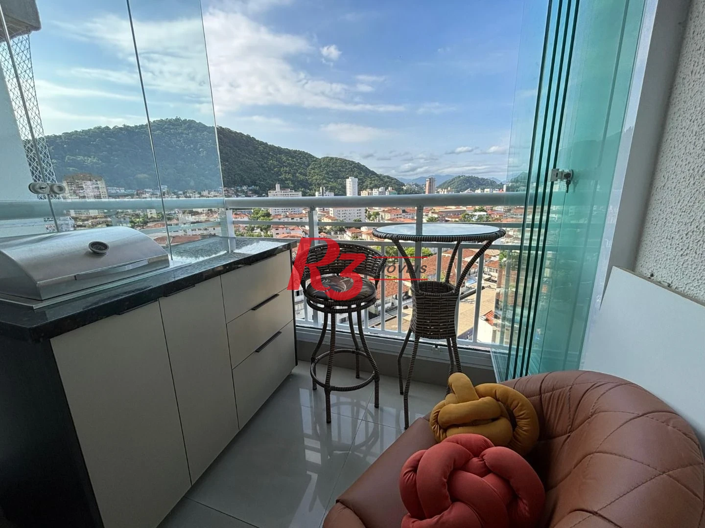 Apartamento com 2 dormitórios à venda, 64 m² por R$ 650.000,00 - Marapé - Santos/SP