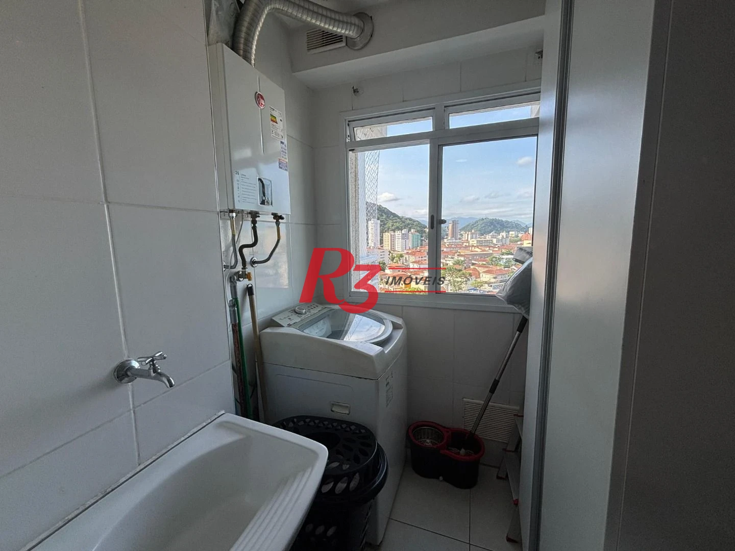 Apartamento com 2 dormitórios à venda, 64 m² por R$ 650.000,00 - Marapé - Santos/SP