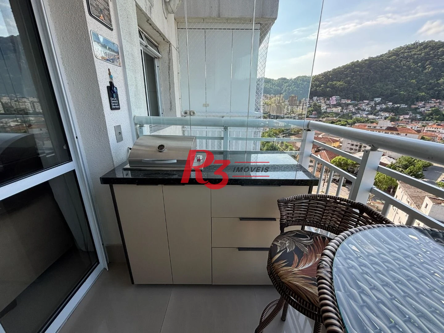 Apartamento com 2 dormitórios à venda, 64 m² por R$ 650.000,00 - Marapé - Santos/SP