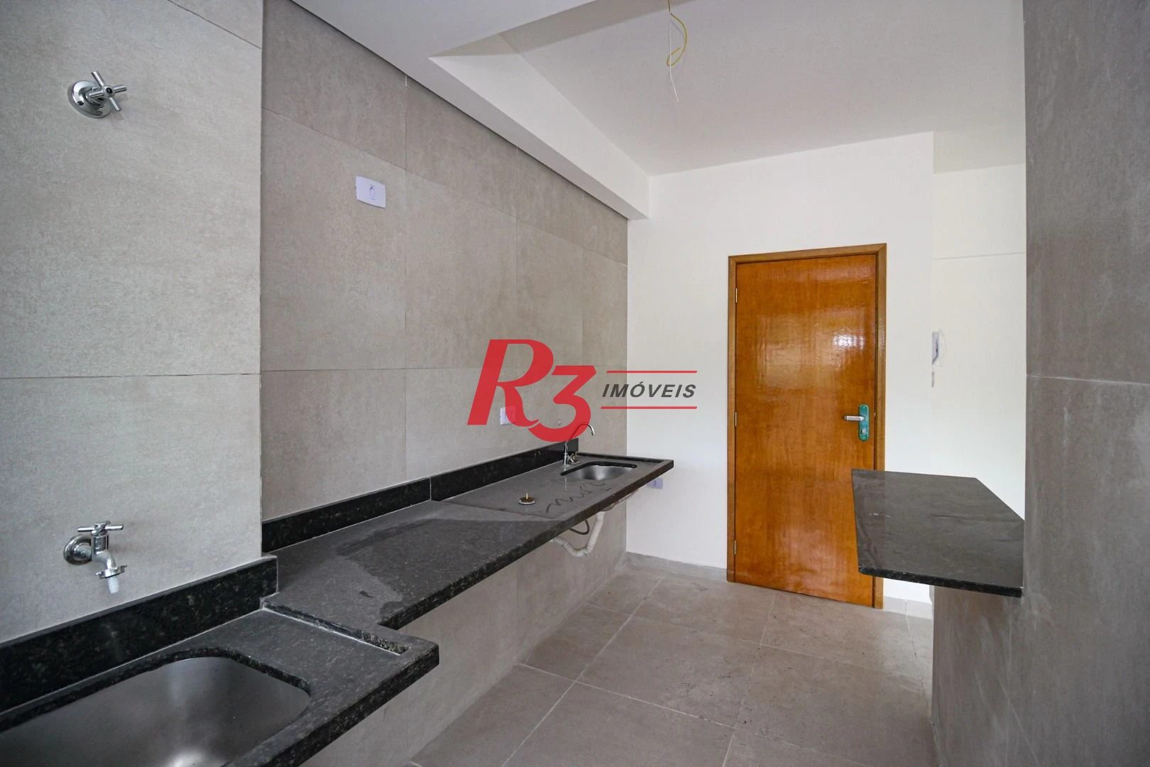 Apartamento com 2 dormitórios à venda, 59 m² por R$ 510.000,00 - Marapé - Santos/SP
