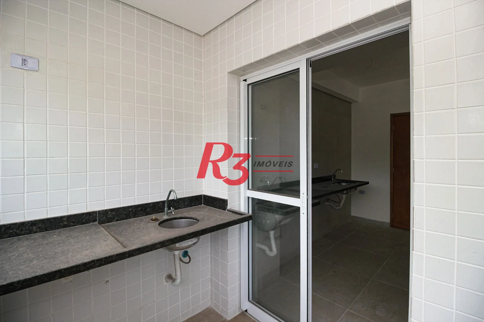 Apartamento com 2 dormitórios à venda, 59 m² por R$ 510.000,00 - Marapé - Santos/SP
