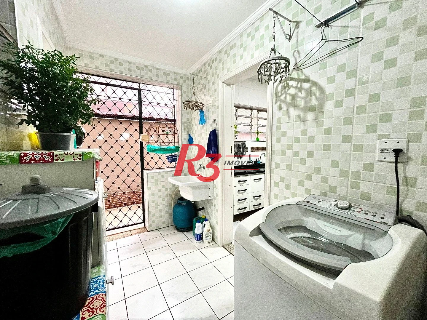 Casa com 3 dormitórios à venda, 233 m² por R$ 1.200.000,00 - Campo Grande - Santos/SP