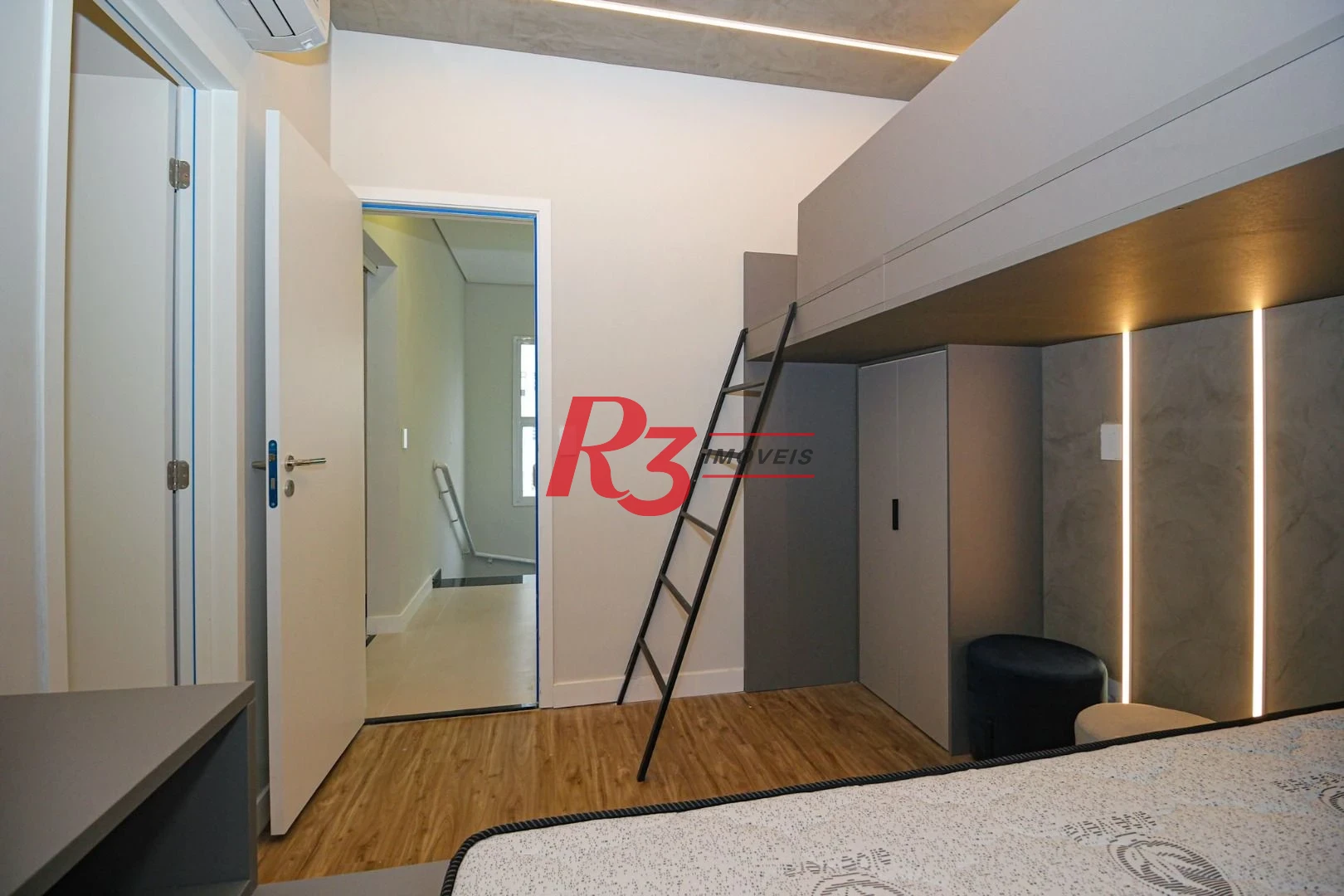 Cobertura com 3 suítes à venda, 166 m² por R$ 4.500.000 - Embaré - Santos/SP
