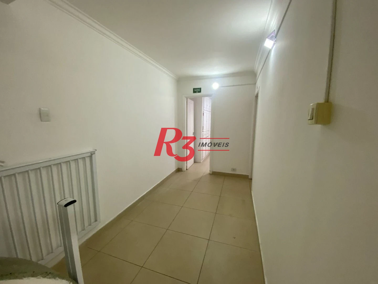 Sobrado com 4 dormitórios à venda, 249 m² por R$ 1.600.000,00 - Boqueirão - Santos/SP