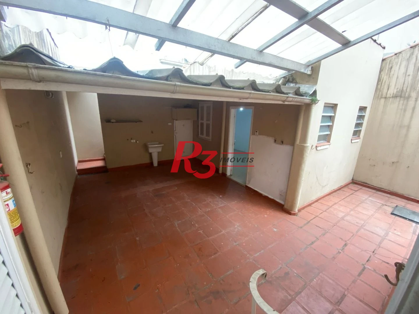 Sobrado com 4 dormitórios à venda, 249 m² por R$ 1.600.000,00 - Boqueirão - Santos/SP