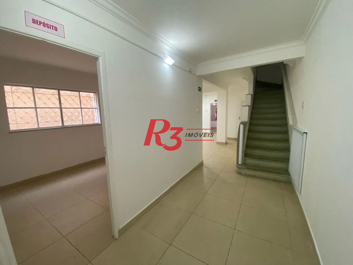 Sobrado com 4 dormitórios à venda, 249 m² por R$ 1.600.000,00 - Boqueirão - Santos/SP