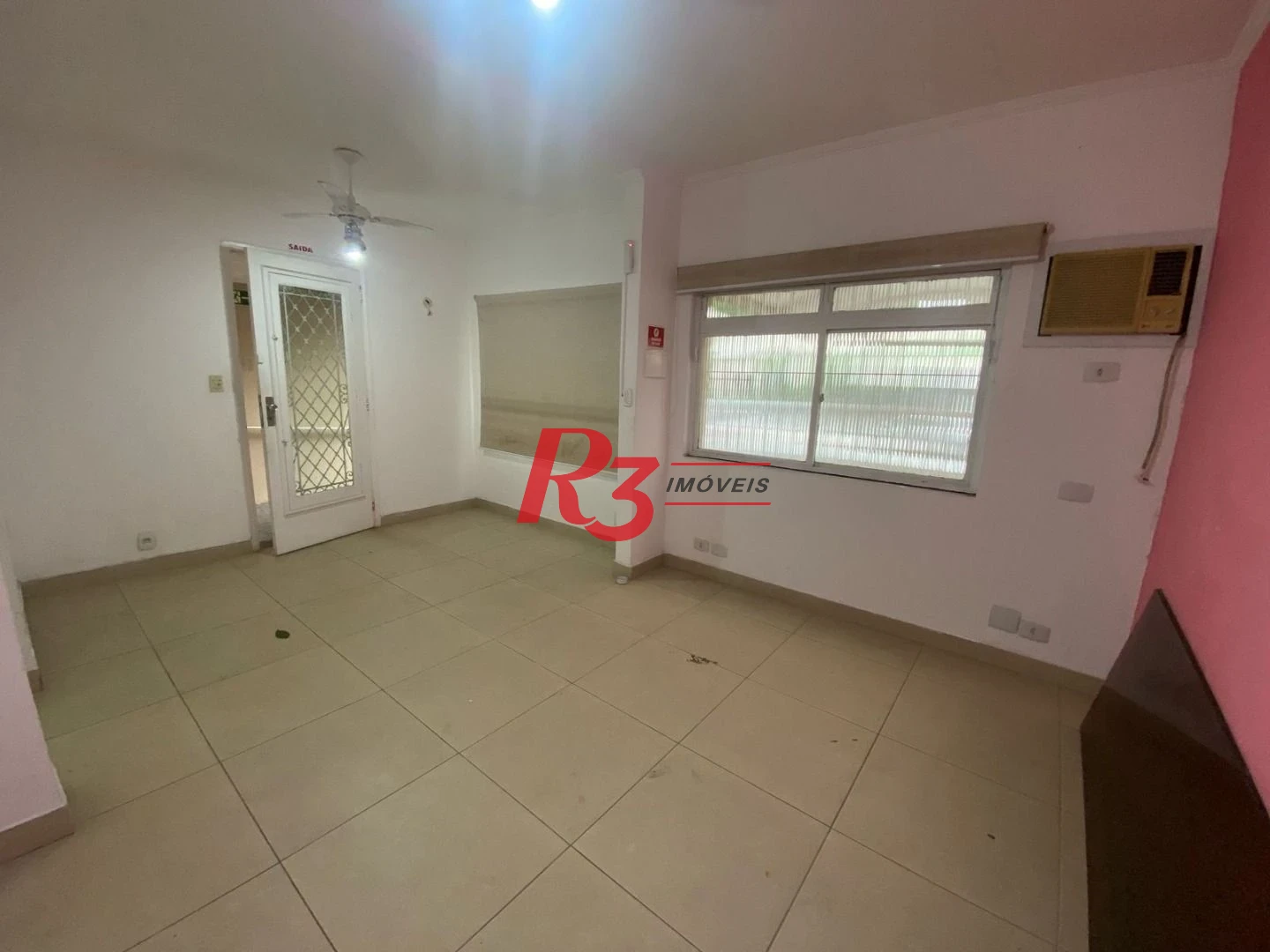 Sobrado com 4 dormitórios à venda, 249 m² por R$ 1.600.000,00 - Boqueirão - Santos/SP