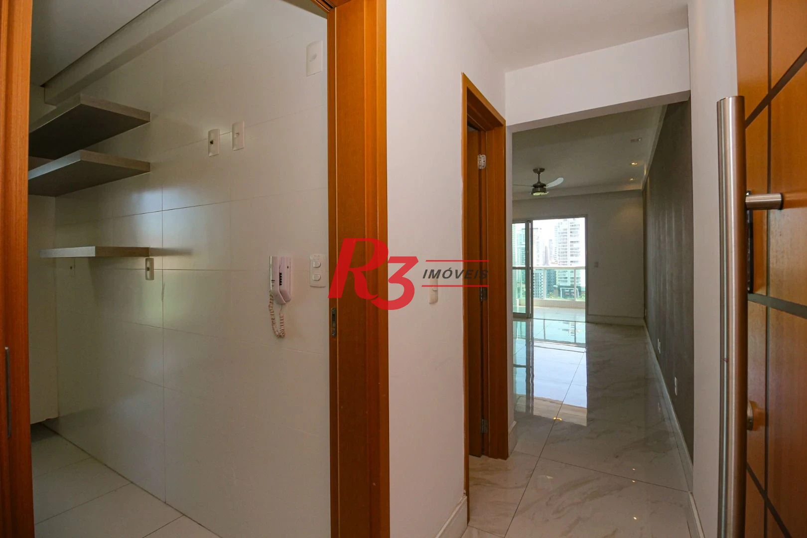 Apartamento á venda 2 dormitórios 2 suítes Edifício Supremo Ponta da Praia