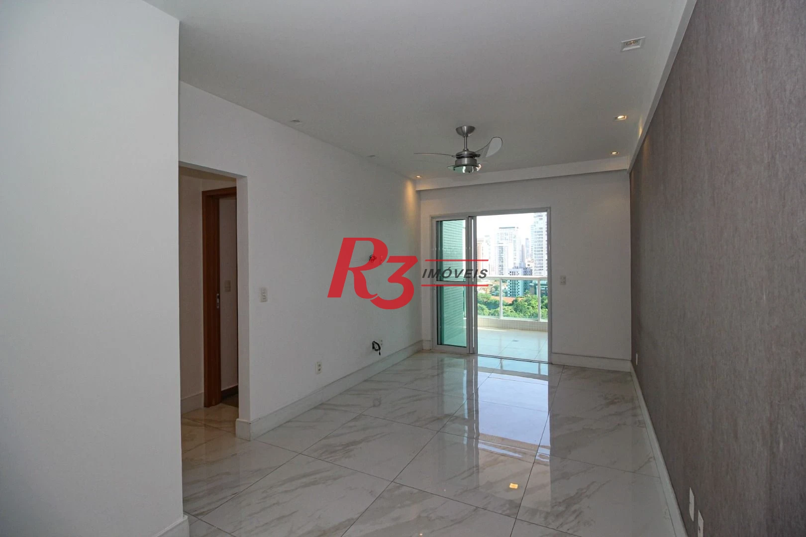 Apartamento á venda 2 dormitórios 2 suítes Edifício Supremo Ponta da Praia