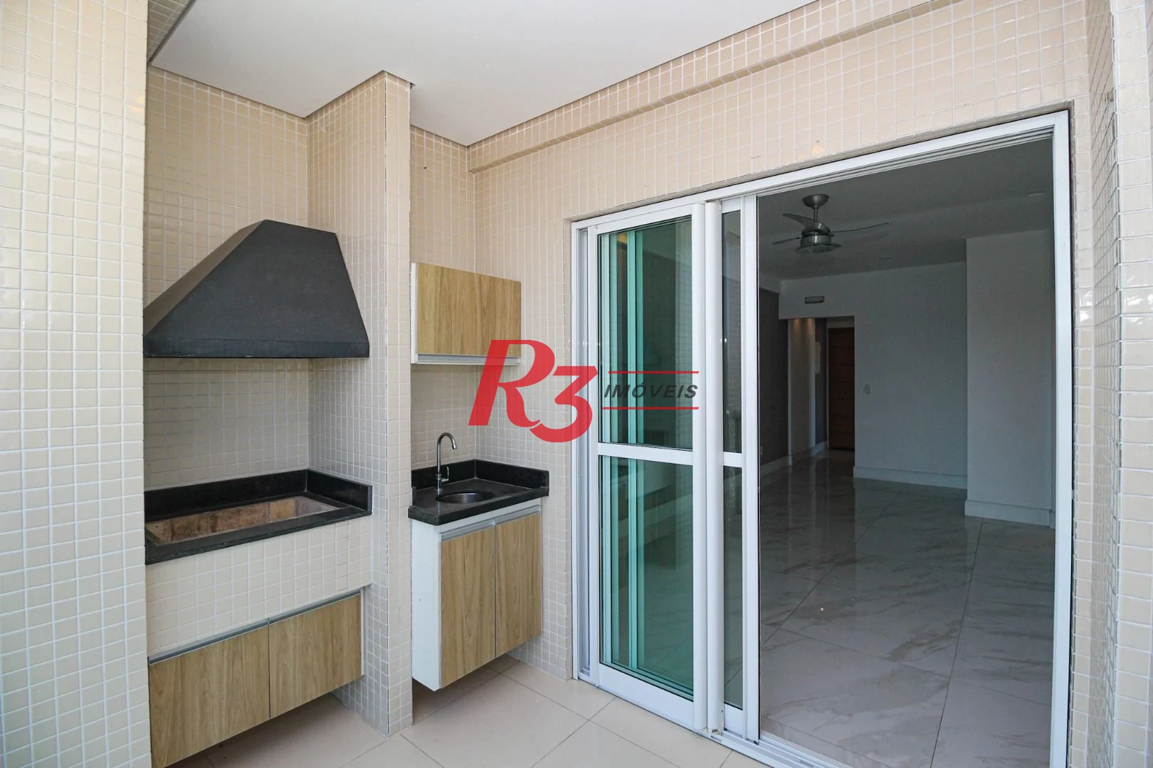 Apartamento á venda 2 dormitórios 2 suítes Edifício Supremo Ponta da Praia