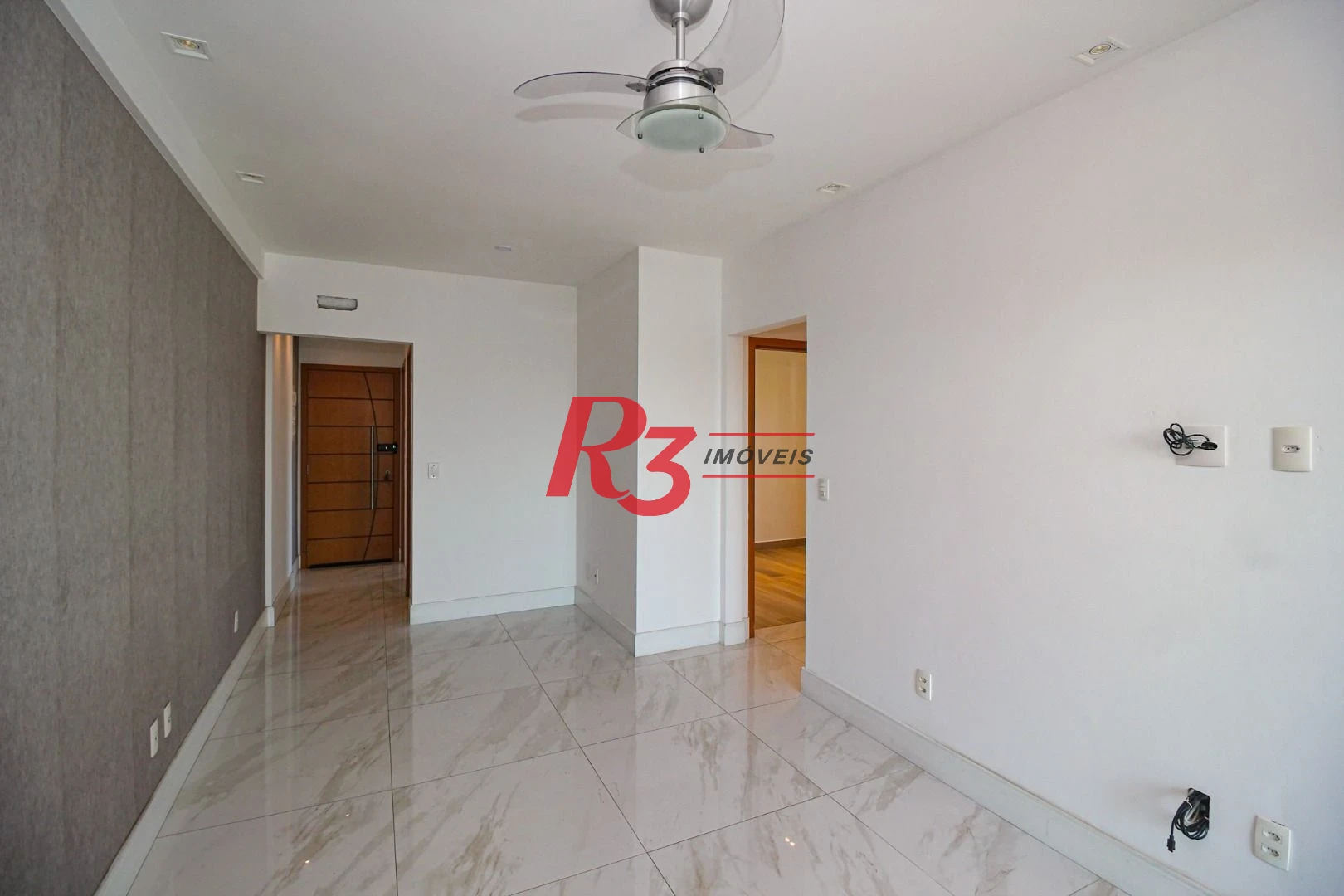 Apartamento á venda 2 dormitórios 2 suítes Edifício Supremo Ponta da Praia