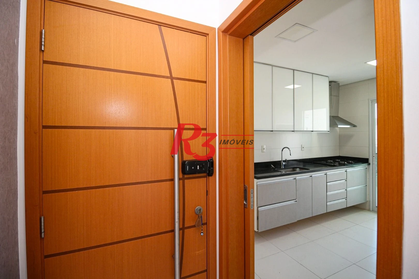 Apartamento á venda 2 dormitórios 2 suítes Edifício Supremo Ponta da Praia