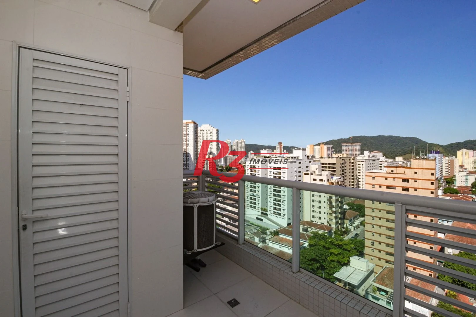 Apartamento á venda 2 dormitórios 2 suítes Edifício Supremo Ponta da Praia