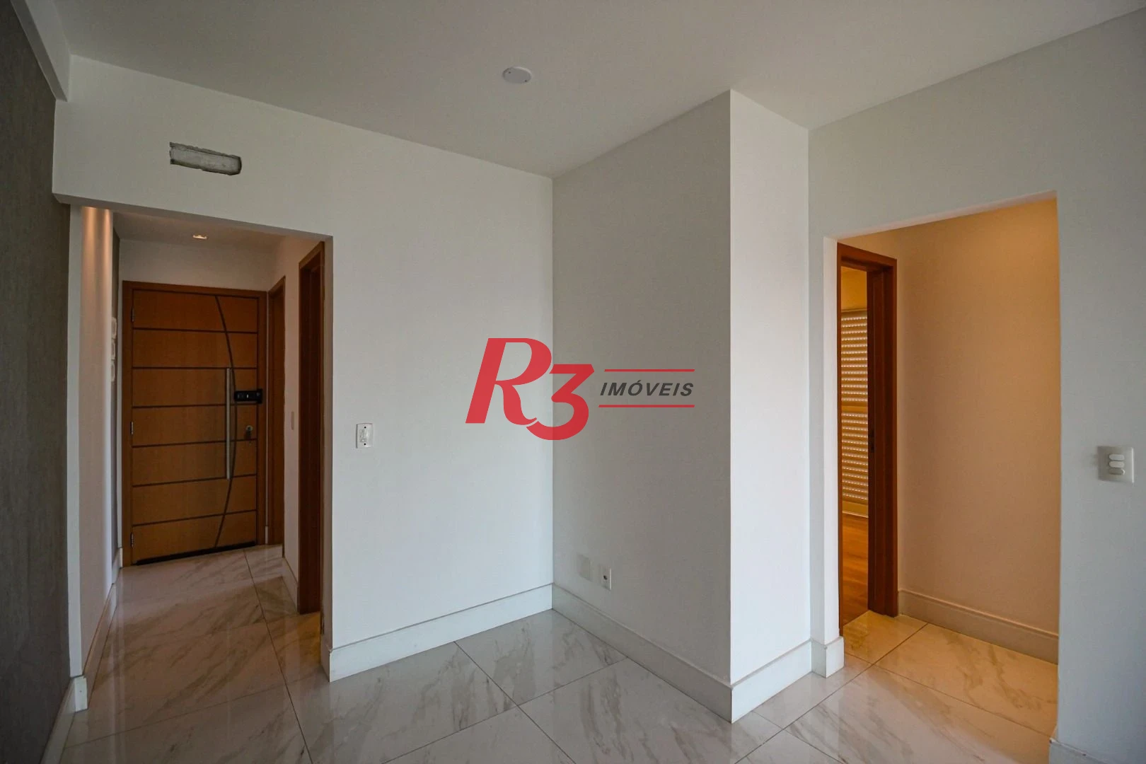 Apartamento á venda 2 dormitórios 2 suítes Edifício Supremo Ponta da Praia
