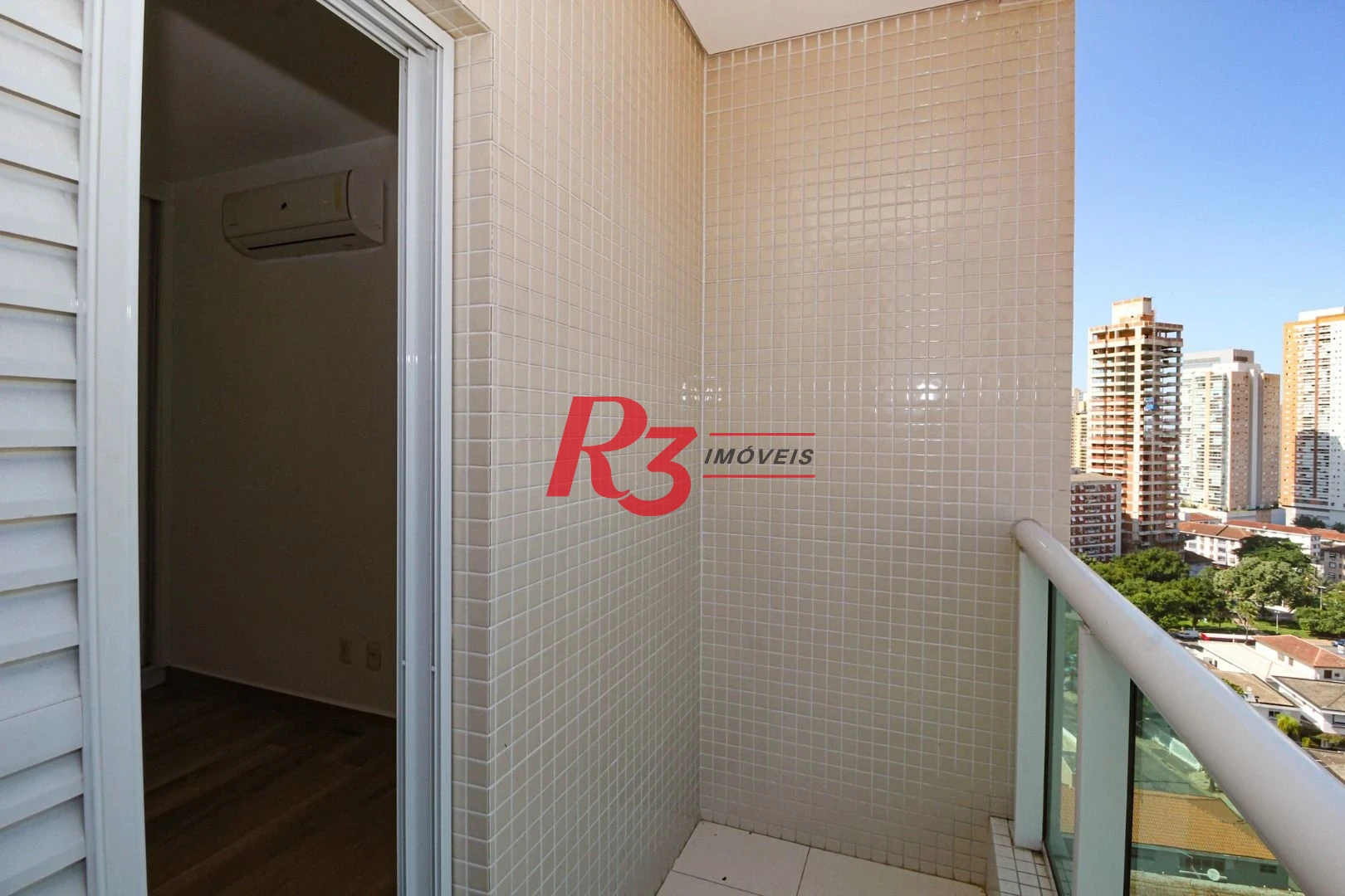 Apartamento á venda 2 dormitórios 2 suítes Edifício Supremo Ponta da Praia