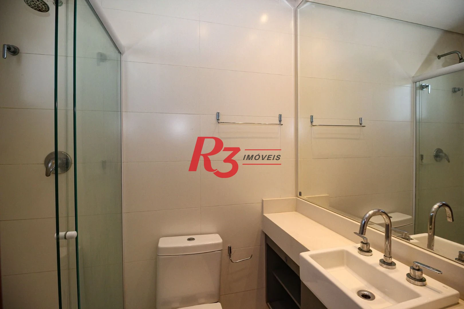 Apartamento á venda 2 dormitórios 2 suítes Edifício Supremo Ponta da Praia
