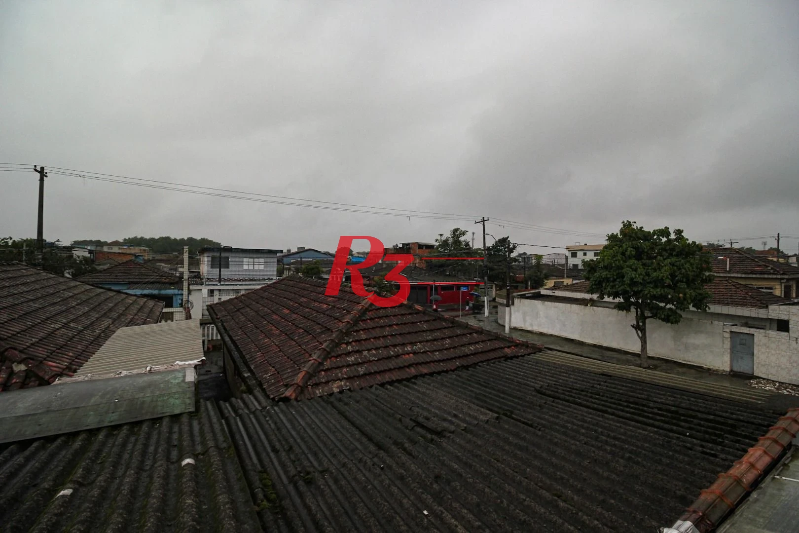 Casa com 2 dormitórios à venda, 90 m² por R$ 375.000,00 - Castelo - Santos/SP