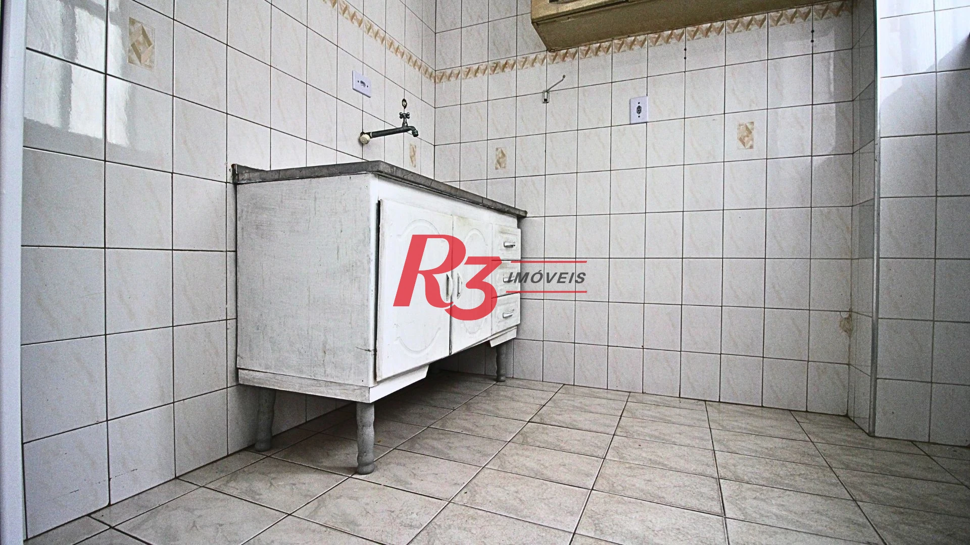 Kitnet, 28 m² - venda por R$ 300.000,00 ou aluguel por R$ 3.000,00/mês - Boqueirão - Santos/SP