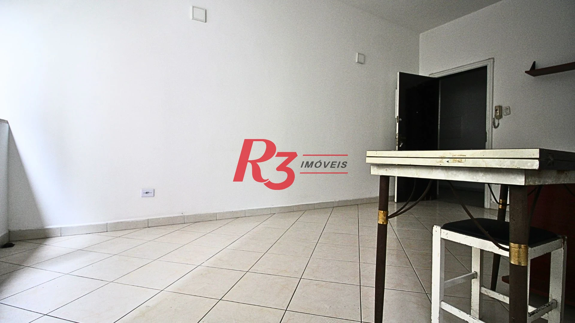 Kitnet, 28 m² - venda por R$ 300.000,00 ou aluguel por R$ 3.000,00/mês - Boqueirão - Santos/SP