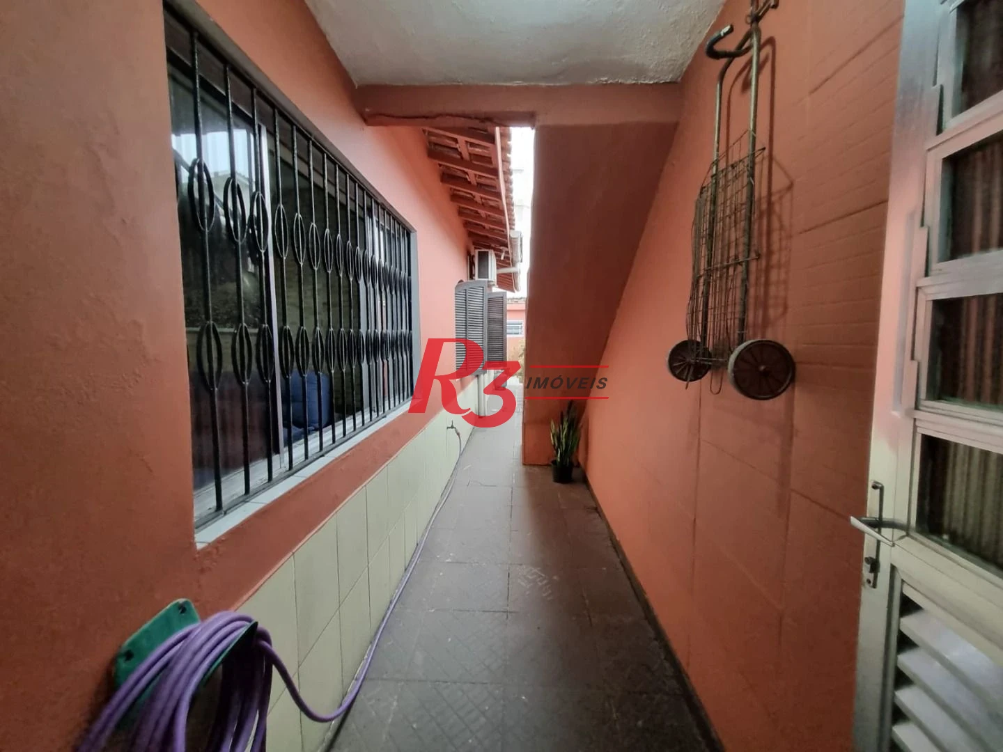 Excelente sobrado com 3 quartos e 3 vagas à venda no Parque Bitarú com condição imperdível!!