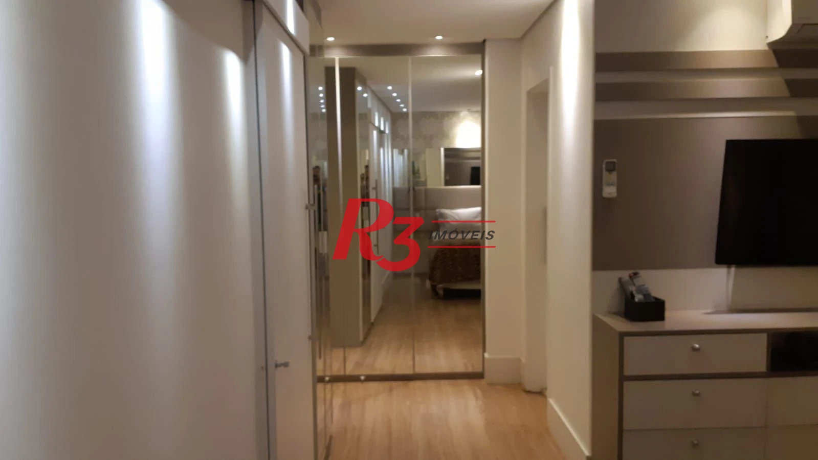 Apartamento com 3 dormitórios à venda, 171 m² por R$ 2.670.000,00 - Embaré - Santos/SP