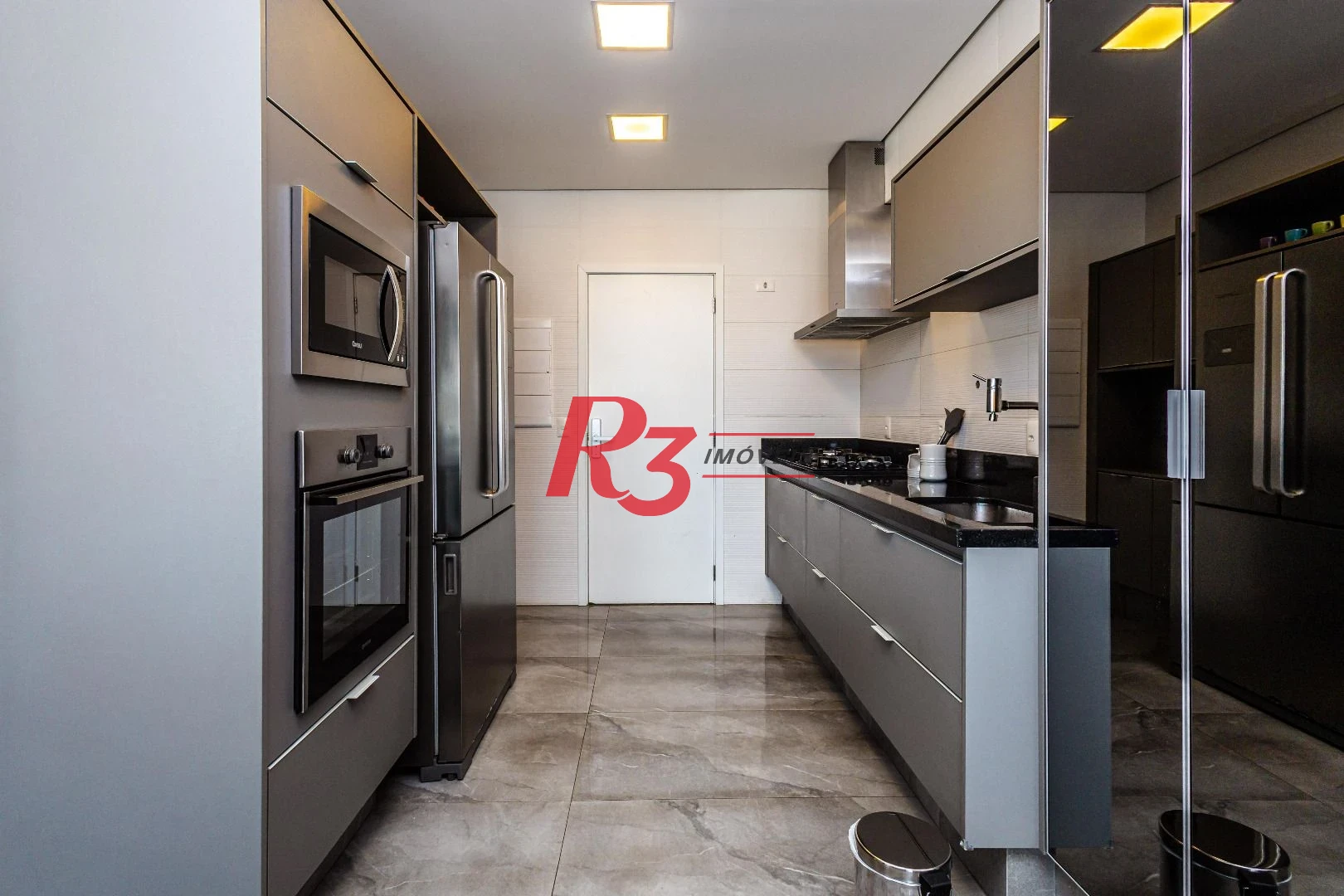Apartamento com 3 dormitórios à venda, 167 m² por R$ 2.800.000,00 - Boqueirão - Santos/SP
