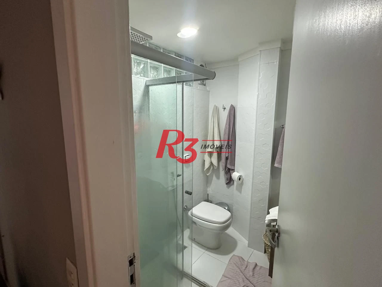 Oportunidade no Gonzaga Reformado 3 dorm. 1 suite, 1 vaga.
