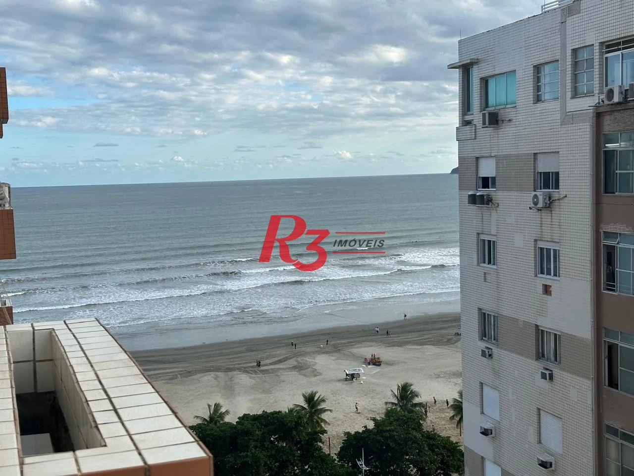 Oportunidade no Gonzaga Reformado 3 dorm. 1 suite, 1 vaga.