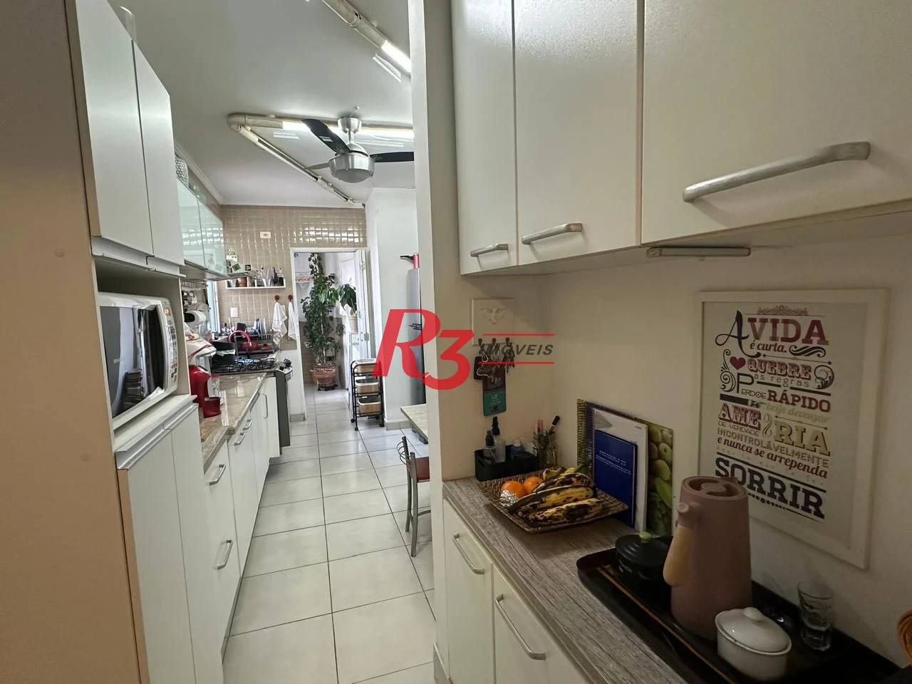 Oportunidade no Gonzaga Reformado 3 dorm. 1 suite, 1 vaga.