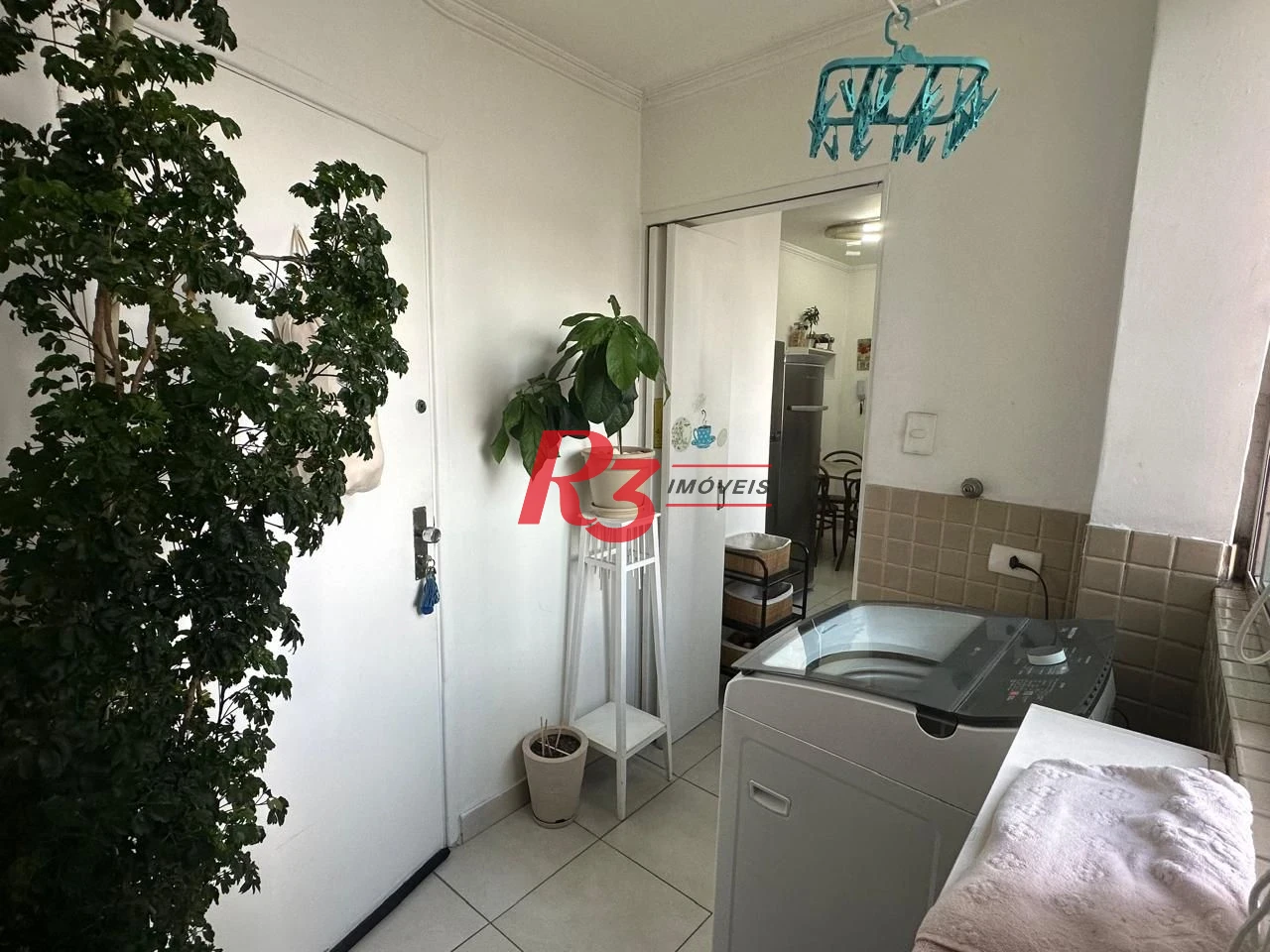 Oportunidade no Gonzaga Reformado 3 dorm. 1 suite, 1 vaga.