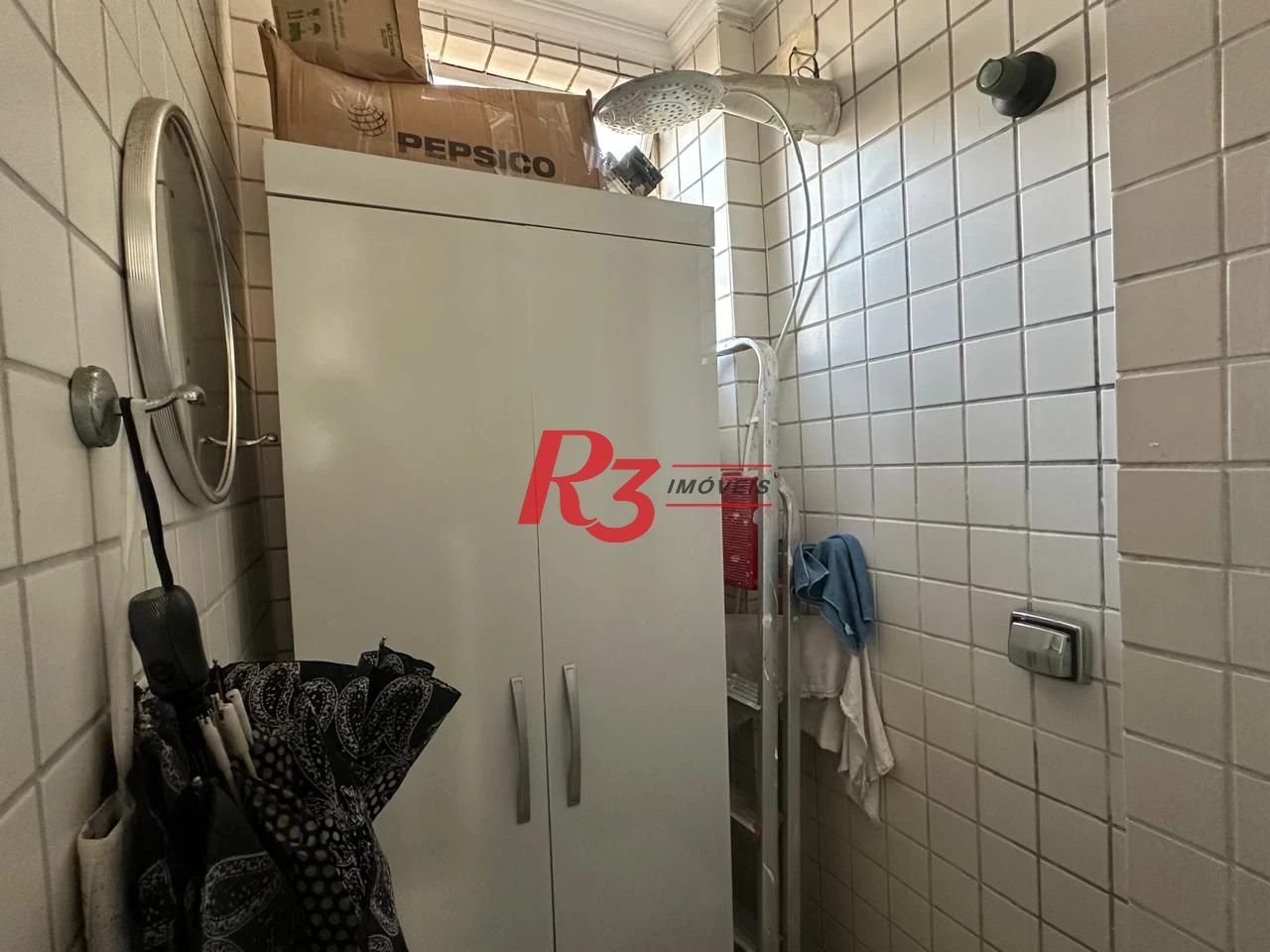 Oportunidade no Gonzaga Reformado 3 dorm. 1 suite, 1 vaga.