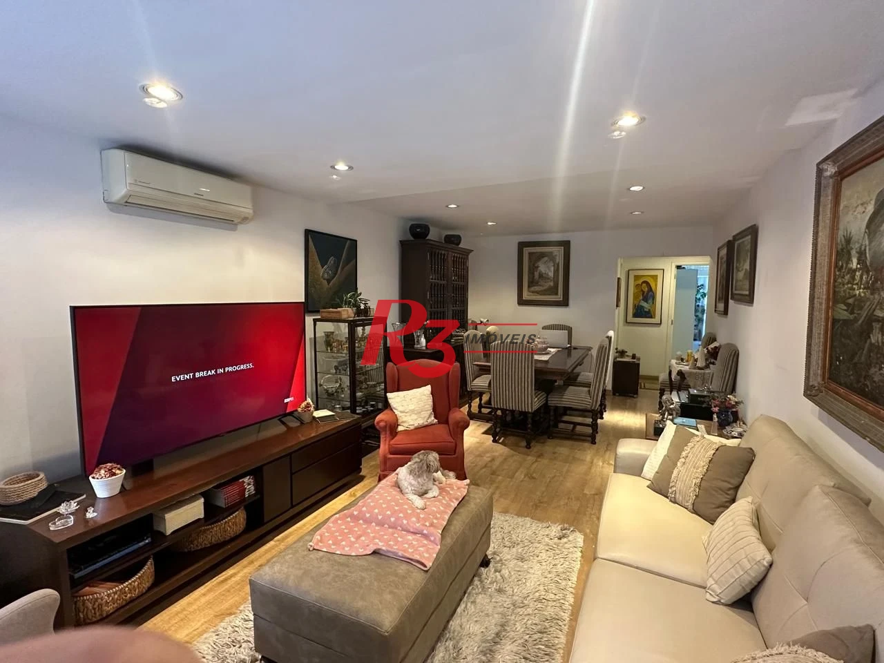 Oportunidade no Gonzaga Reformado 3 dorm. 1 suite, 1 vaga.