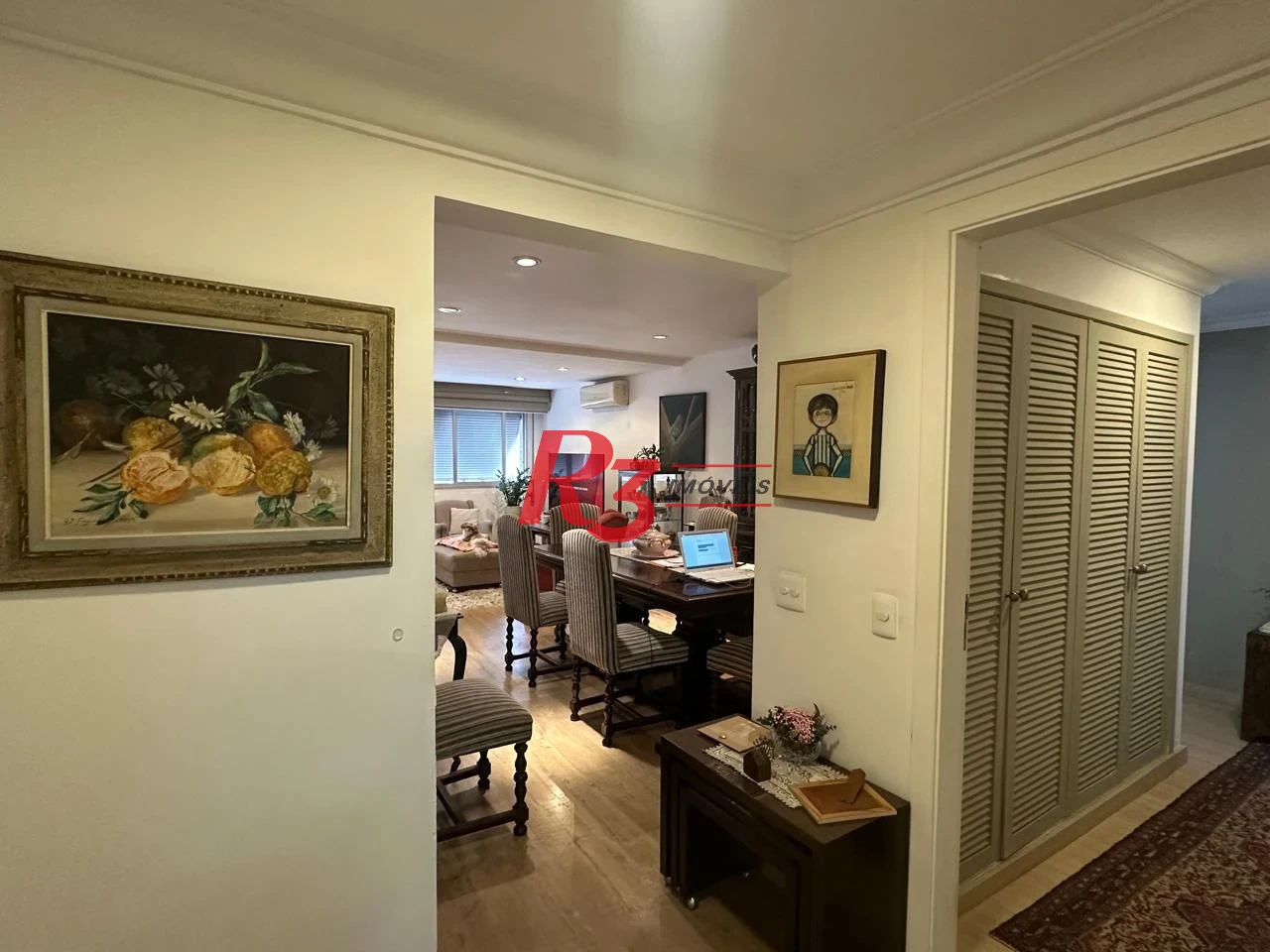 Oportunidade no Gonzaga Reformado 3 dorm. 1 suite, 1 vaga.