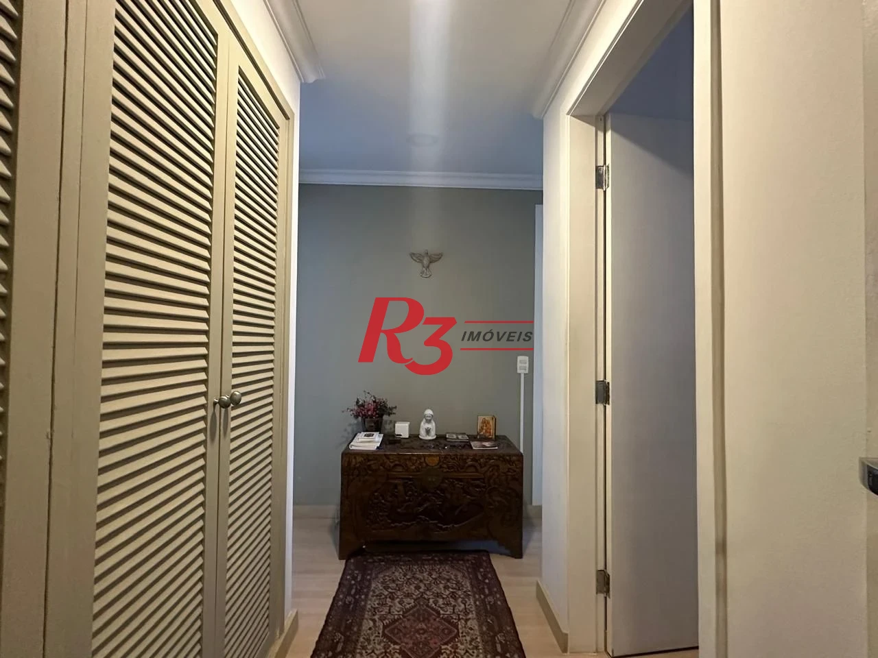 Oportunidade no Gonzaga Reformado 3 dorm. 1 suite, 1 vaga.