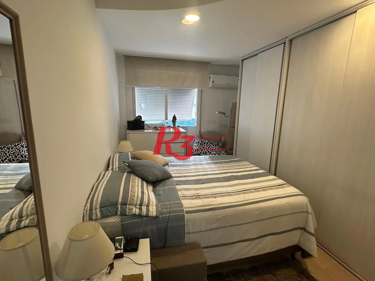 Oportunidade no Gonzaga Reformado 3 dorm. 1 suite, 1 vaga.