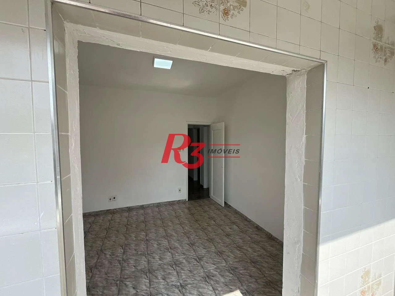 Apartamento com 3 dormitórios à venda, 87 m² por R$ 395.000,00 - Marapé - Santos/SP