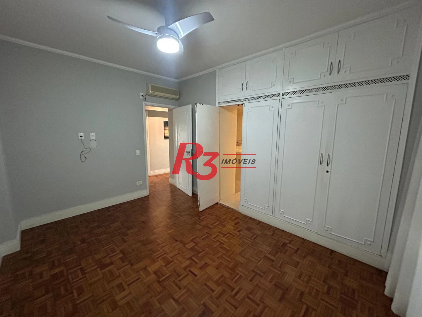 Apartamento com 3 dormitórios à venda, 173 m² por R$ 1.350.000,00 - Ilha Porchat - São Vicente/SP