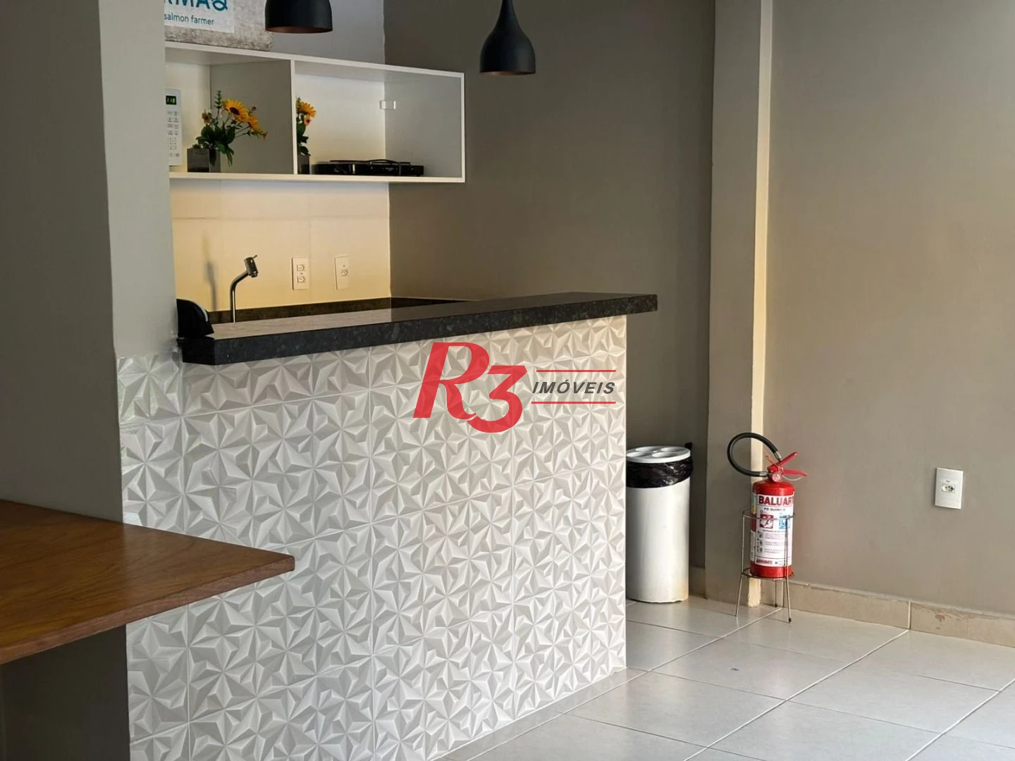 Apartamento com 2 dormitórios à venda, 49 m² por R$ 340.000,00 - Castelo - Santos/SP