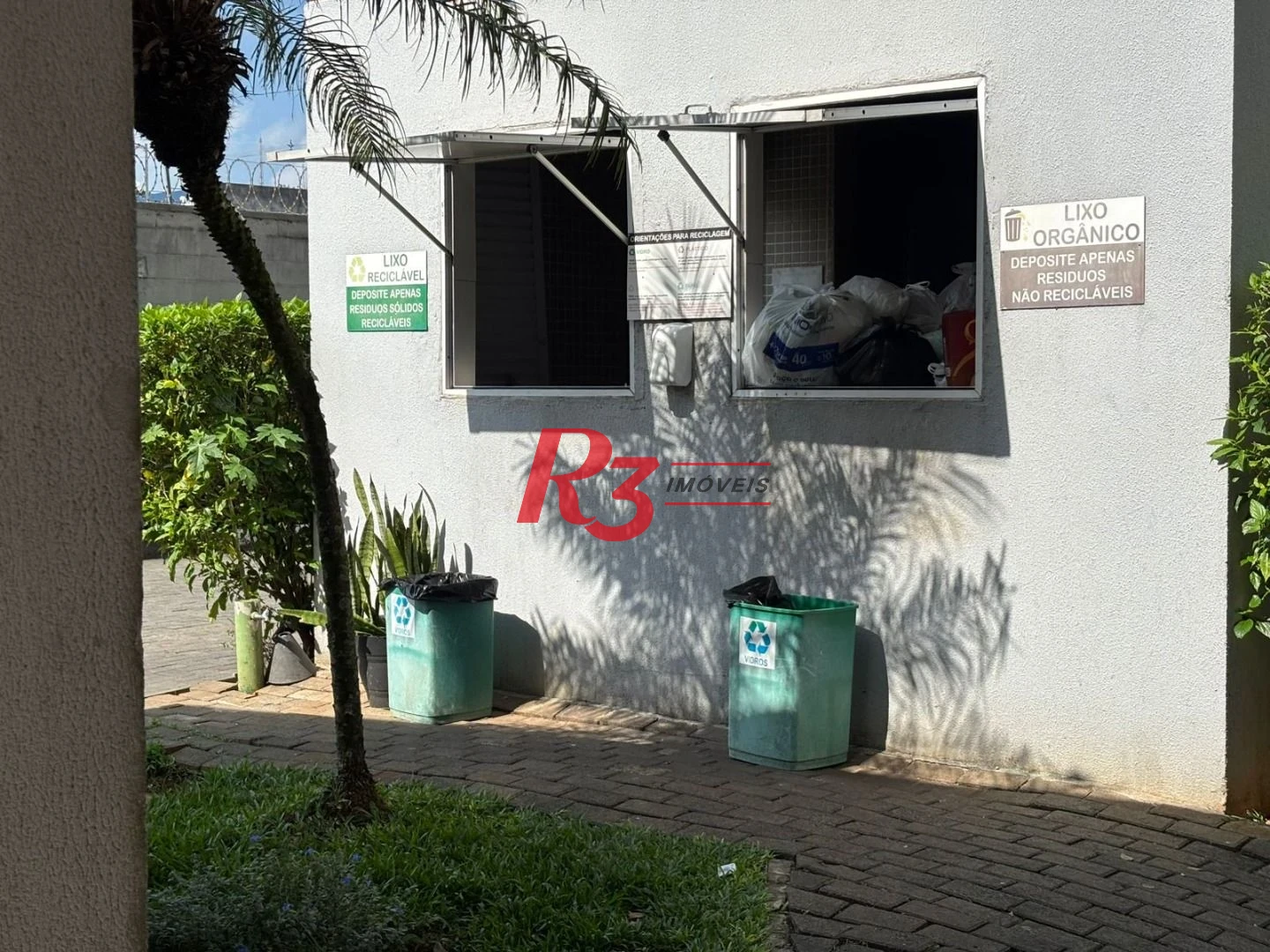 Apartamento com 2 dormitórios à venda, 49 m² por R$ 340.000,00 - Castelo - Santos/SP