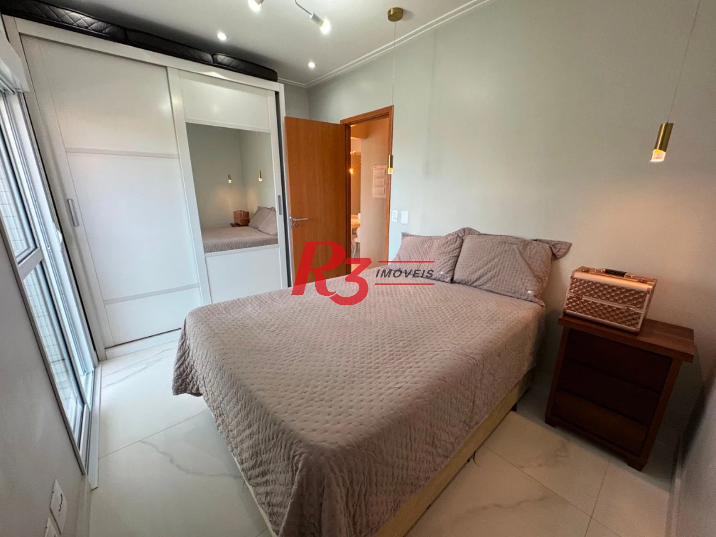 Apartamento com 2 dormitórios para alugar, 73 m² por R$ 6.900,02/mês - Ponta da Praia - Santos/SP