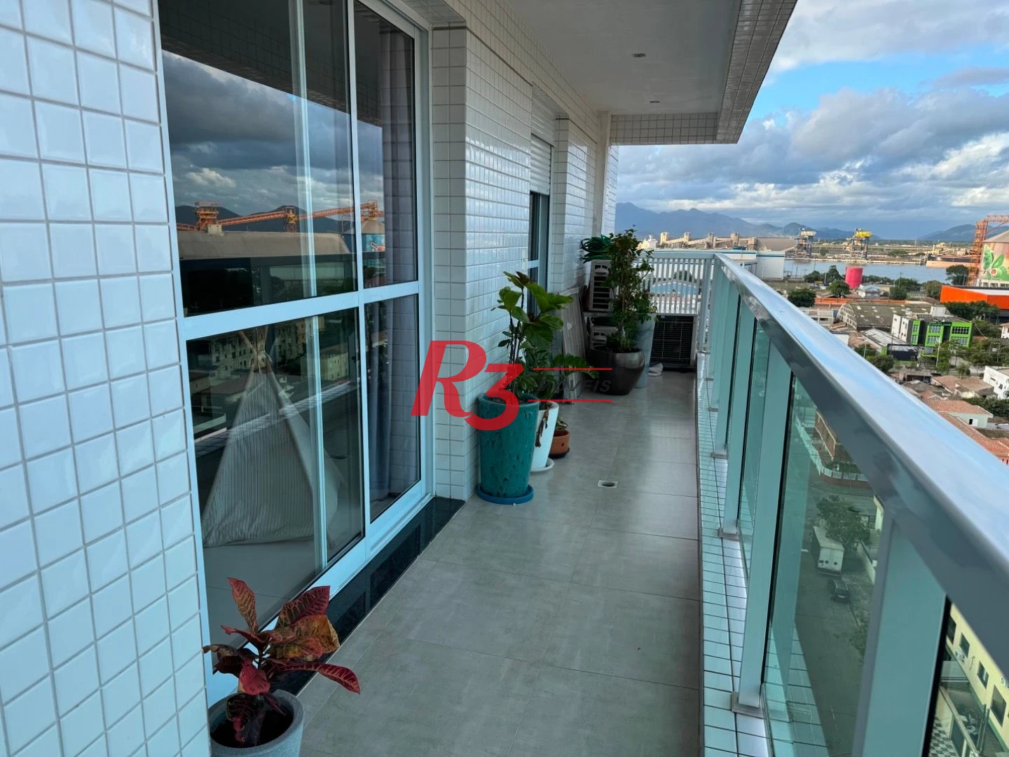 Apartamento com 2 dormitórios para alugar, 73 m² por R$ 6.900,02/mês - Ponta da Praia - Santos/SP