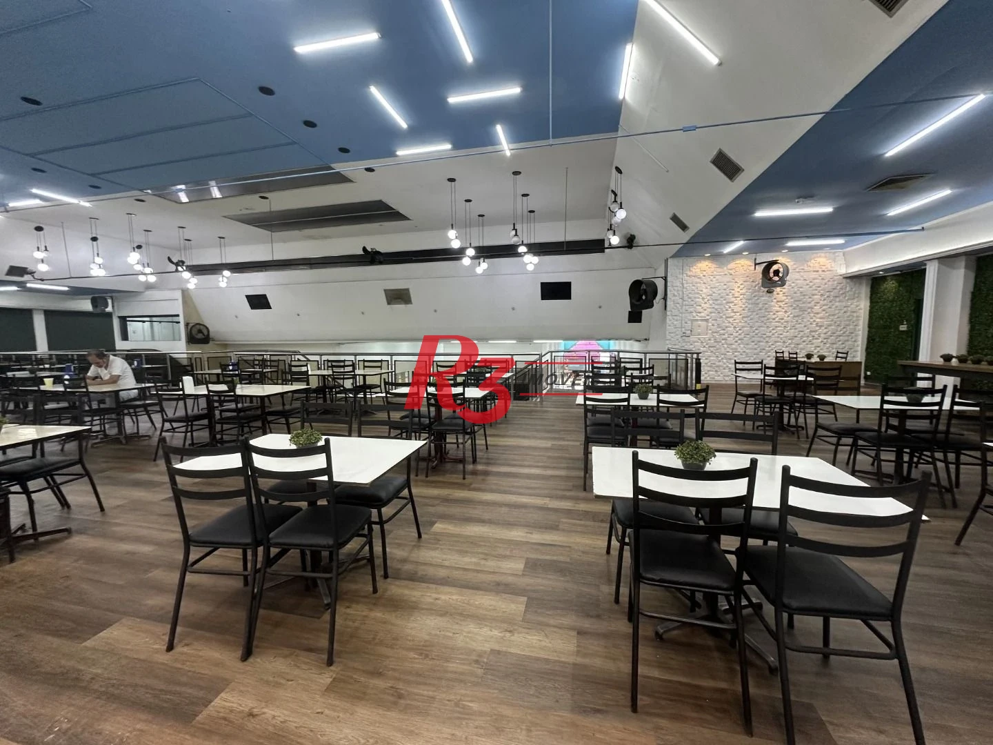 Ótimo Espaço para Seu Restaurante no Coração de São Vicente – Rua Frei Gaspar