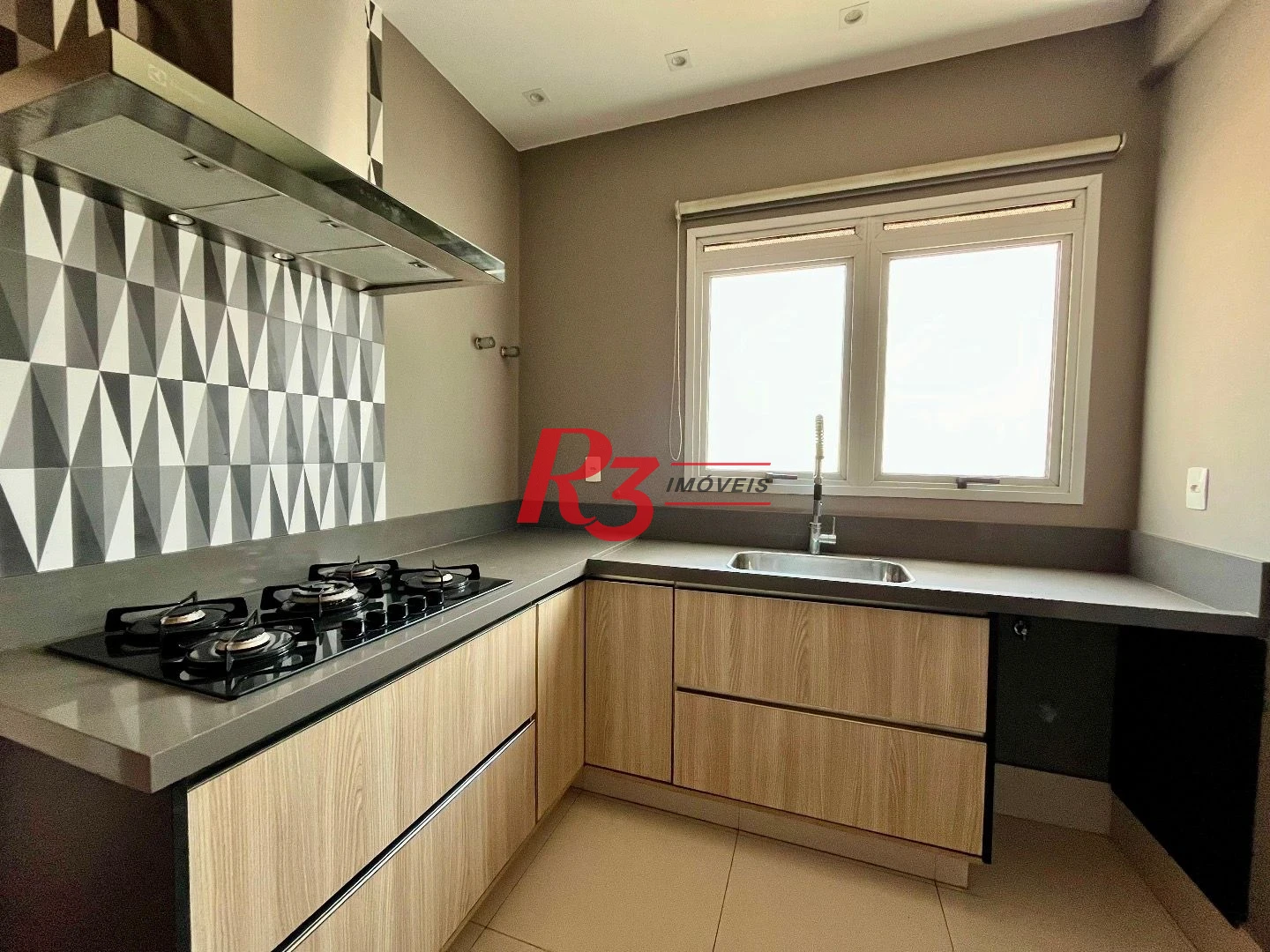 Apartamento com 3 dormitórios à venda, 100 m² por R$ 1.300.000,00 - Boqueirão - Santos/SP