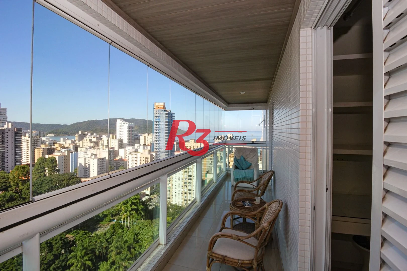 Apartamento com 3 dormitórios à venda, 232 m² por R$ 3.800.000,00 - Embaré - Santos/SP